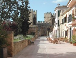 alcudia_wall_1.jpg alcudia_wall_1.jpg